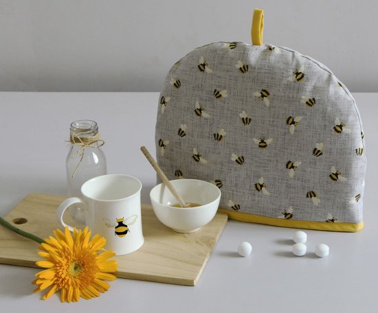 (image for) TEA COSY BEE - 35X27